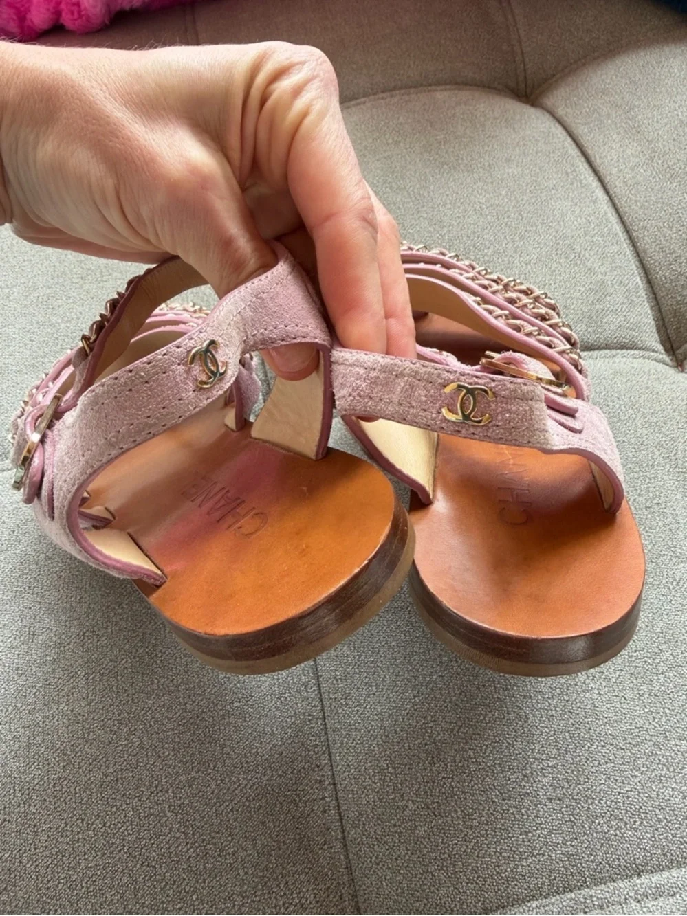 Chanel CC logo chain strap sandals gladiator flats shoes pink suede leather 37
